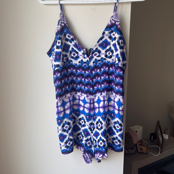 💙Buy 1 get 1 free💙 Forever 21 Purple and Blue Patterned Romper Small - Picture 1 of 4